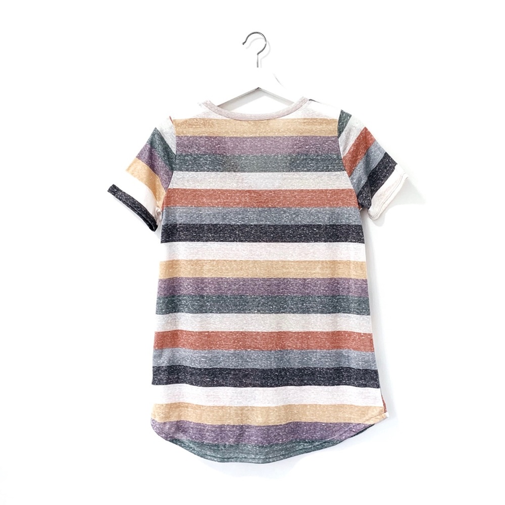 ‘Live in Color’ V-Neck Summer Tee - Picture 4 of 8